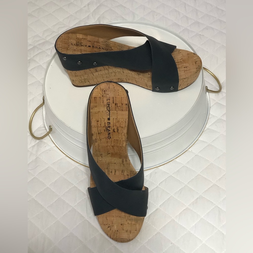 NWOT Lucky Brand Wedge Heels